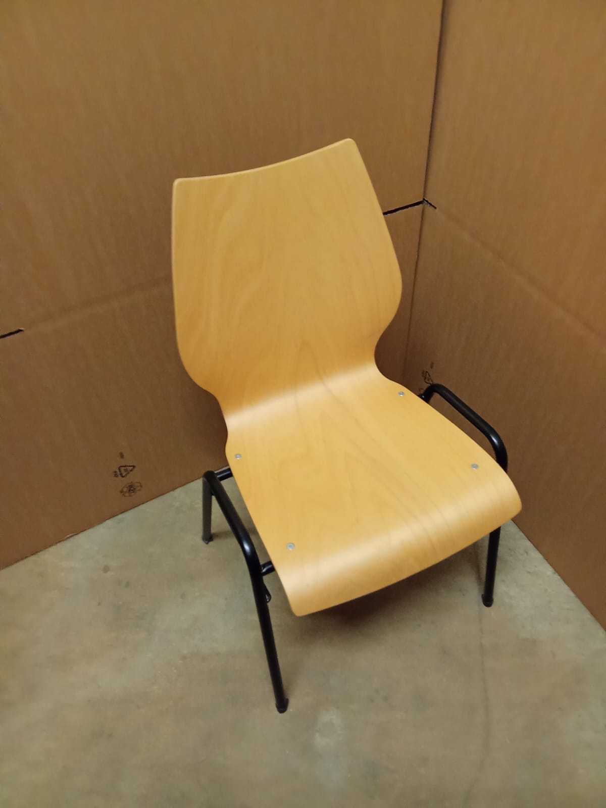 Konferenzstuhl Sonderposten Gestell schwarz