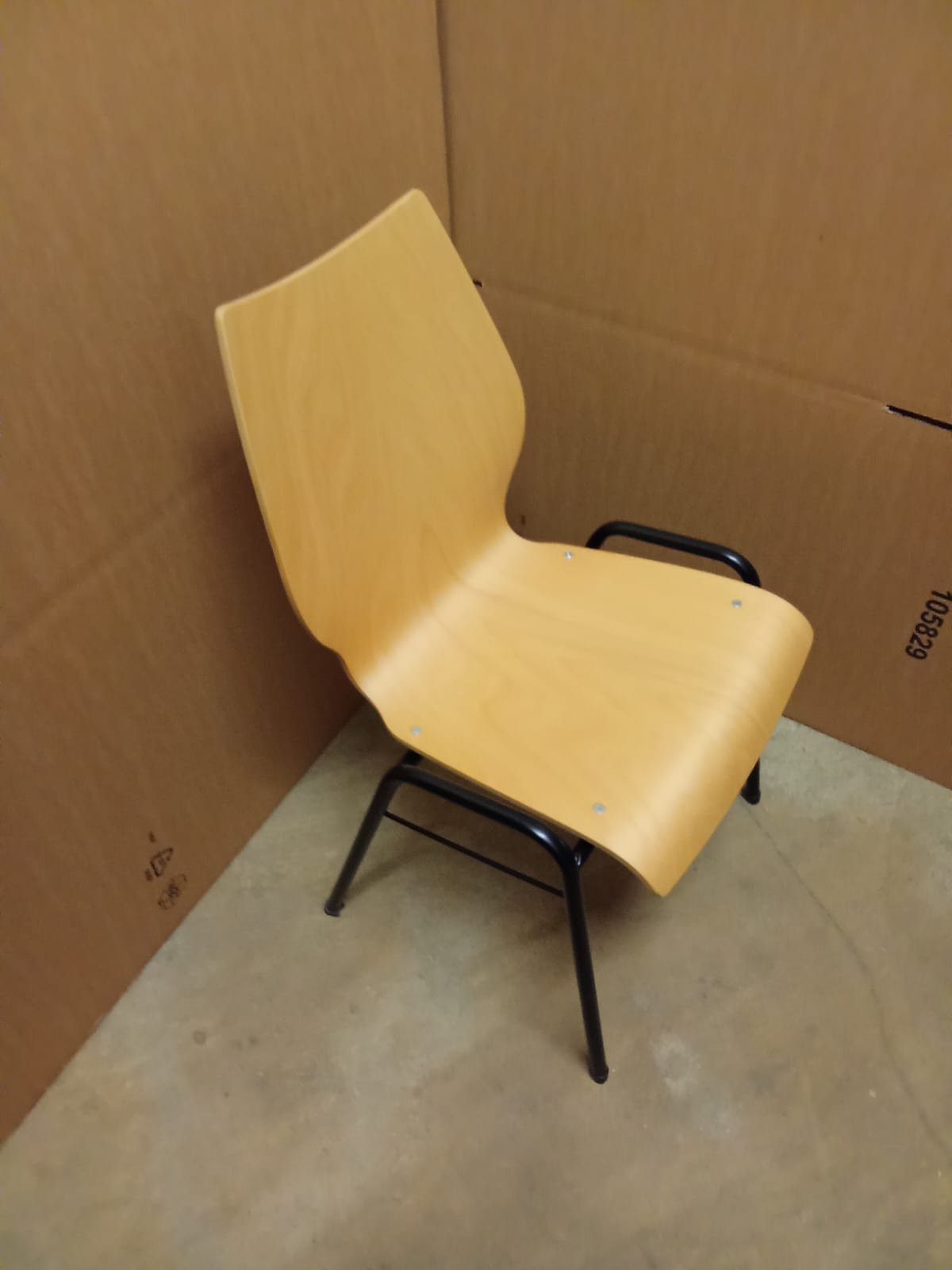 Konferenzstuhl Sonderposten Gestell schwarz
