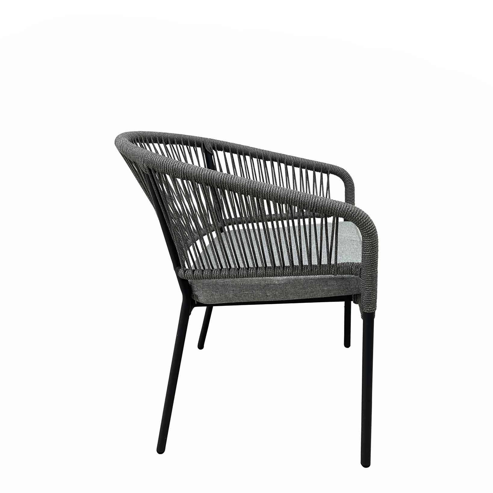 terrassenstuehle_gastronomie_densa_grey_seiteansicht Densa Grey Outdoorstuhl mit Armlehnen, Sitzkissen und Geflecht – Seitenansicht