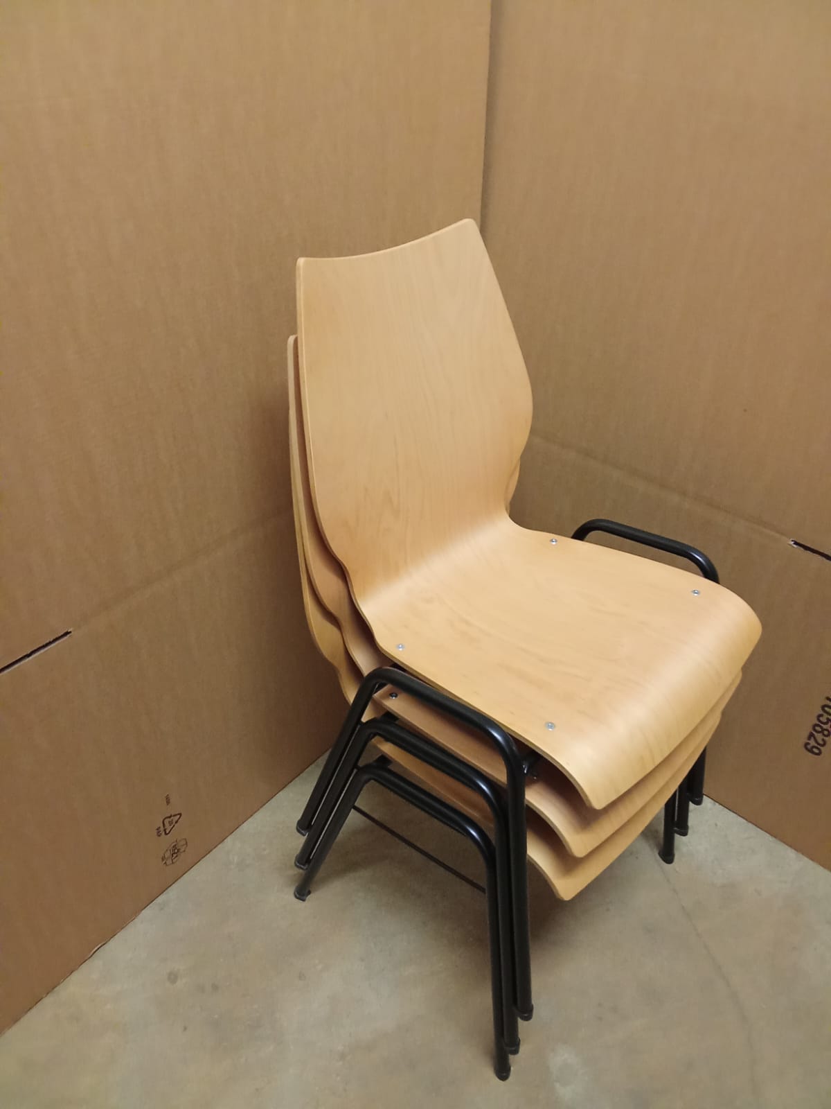 Konferenzstuhl Sonderposten Gestell schwarz