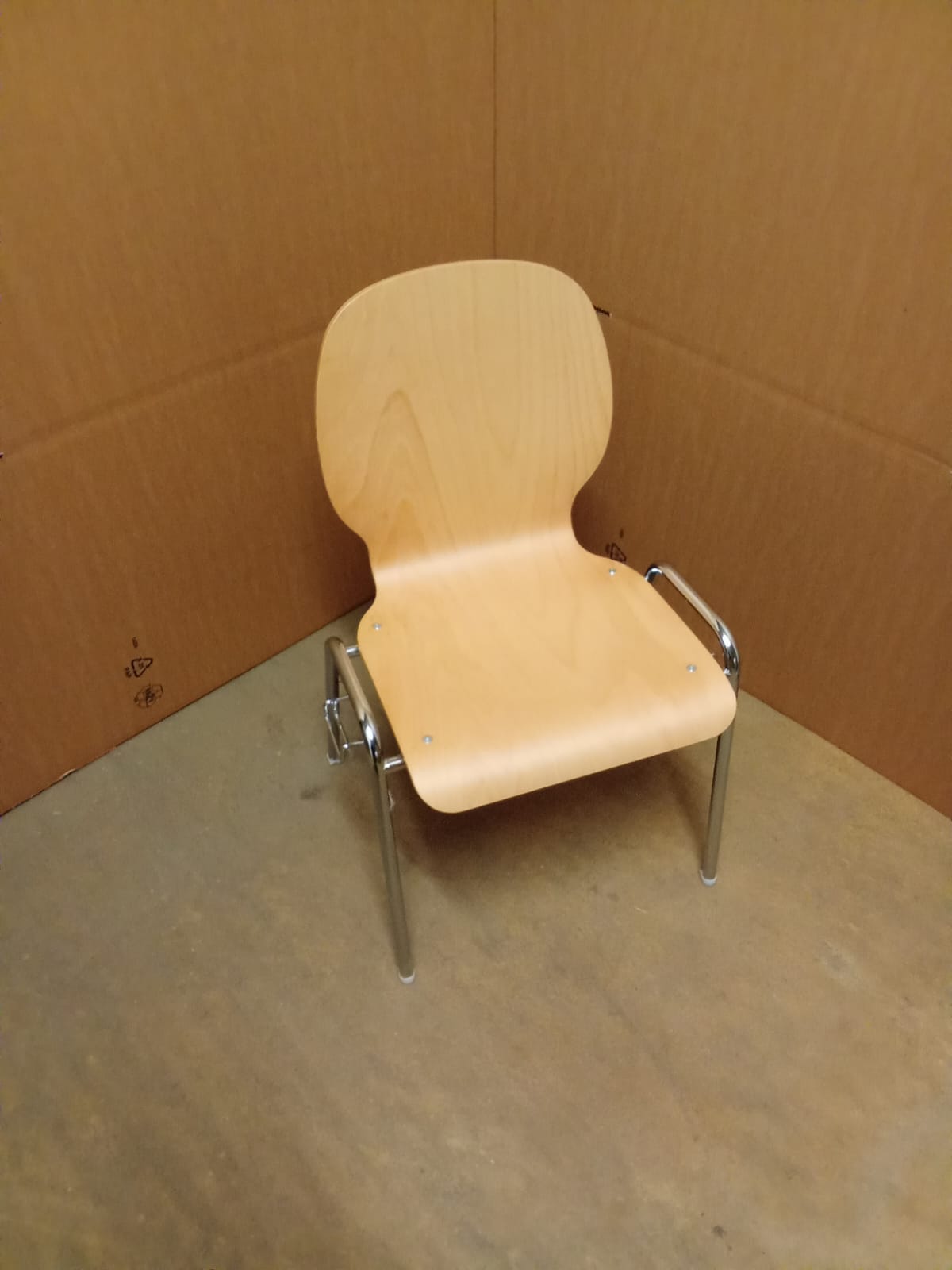 Konferenzstuhl Sonderposten Gestell silber